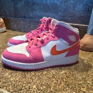 Air Jordan 1 Mid GS 'Pinksicle
Orange' Kids size Y5